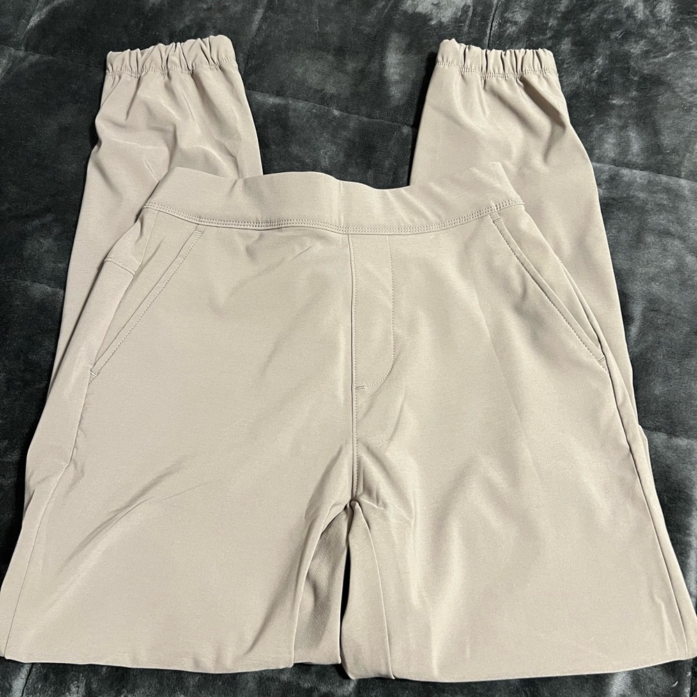 NWT Travel joggers Khaki Elastic Waist Pants Size Small